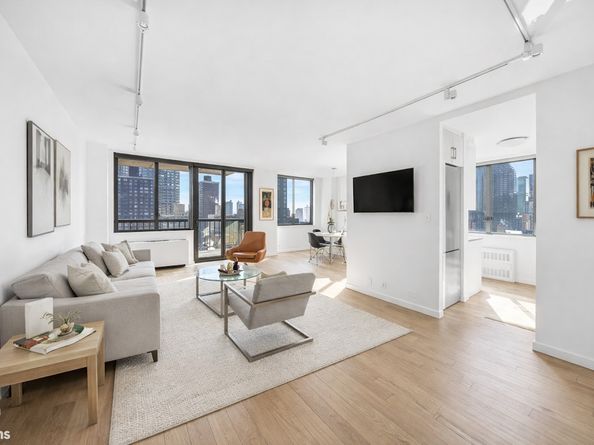 300 East 54th Street 24L, New York NY 10022