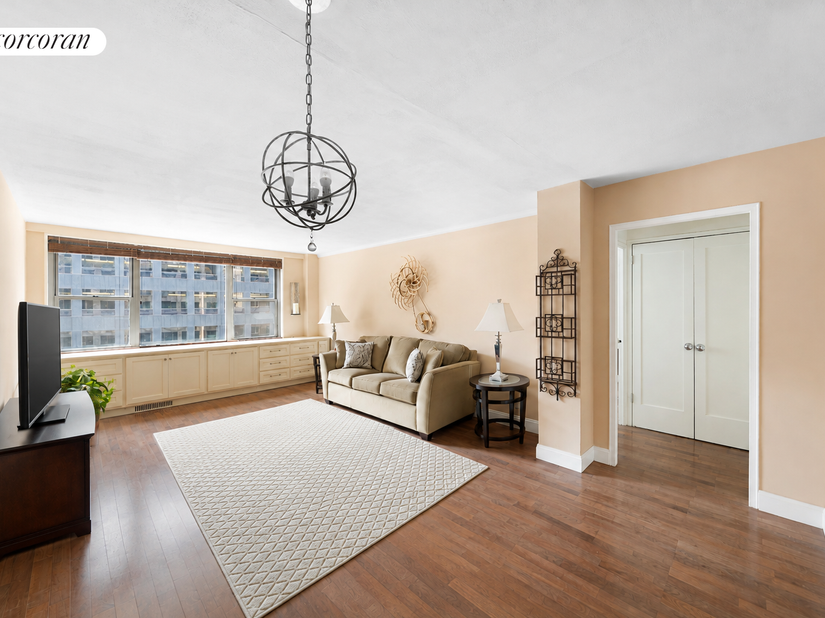 209 East 56th Street 9E, New York NY 10022