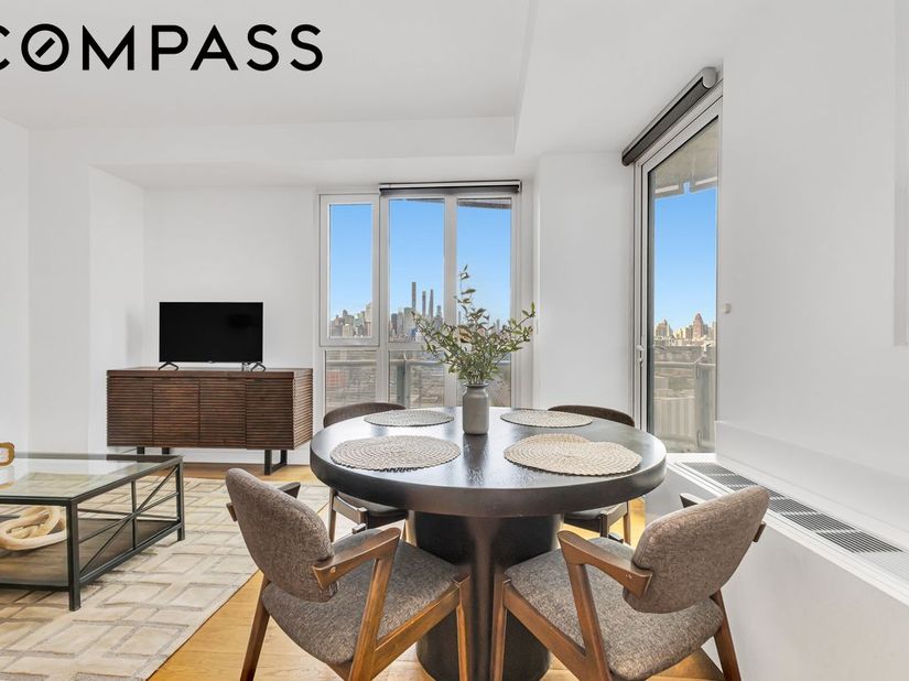 24-16 Queens Plaza S 17A, Queens NY 11101