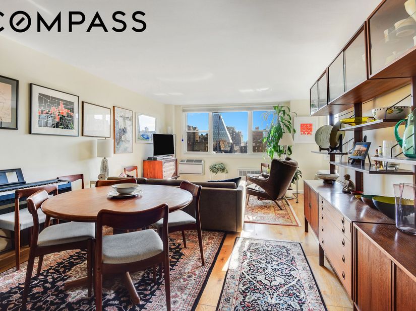 77 7th Avenue 16A, New York NY 10011