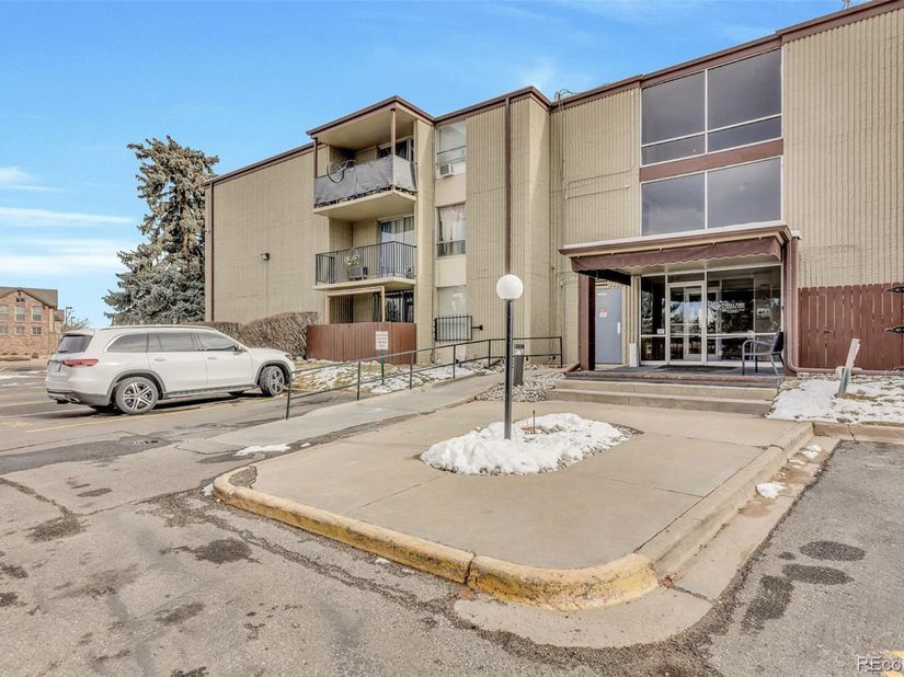 2231 S Vaughn Way 315B, Aurora CO 80014
