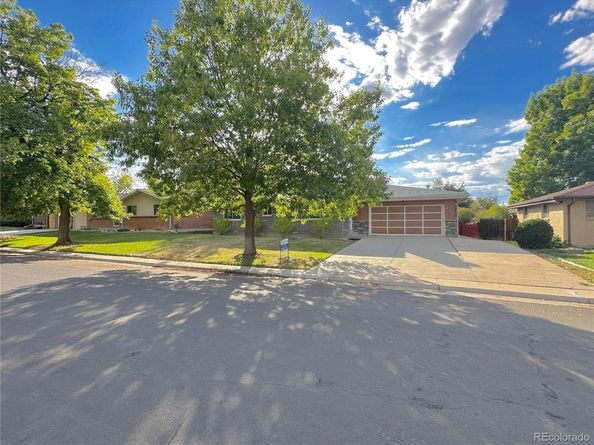 423 Empire Street, Aurora CO 80010