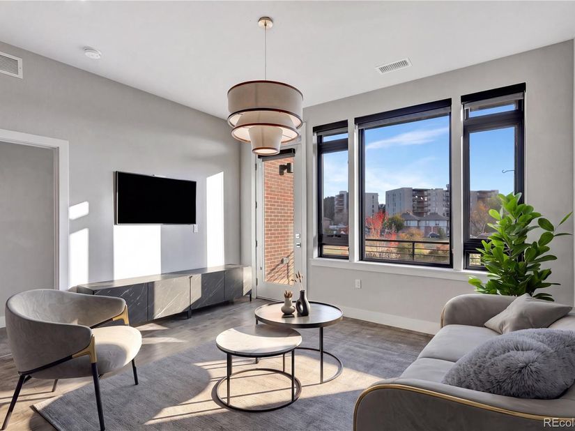 6618 E Lowry Boulevard 210, Denver CO 80230