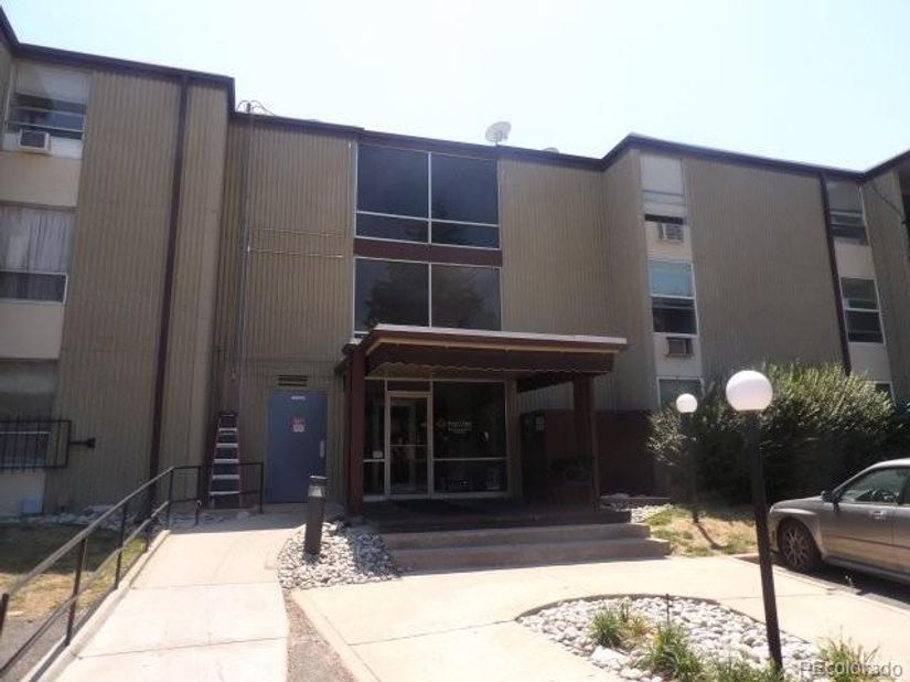 2231 S Vaughn Way 111B, Aurora CO 80014