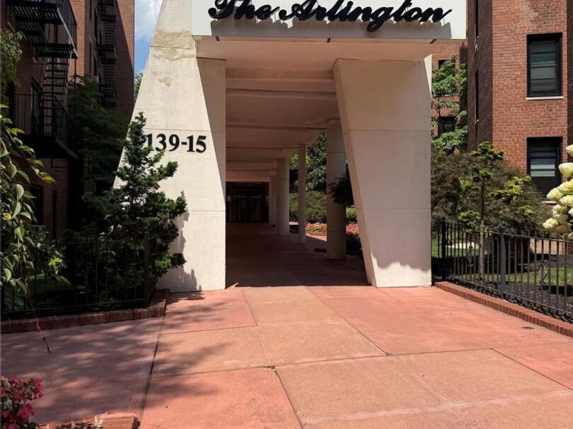 139-15 83rd Avenue 527, Briarwood NY 11435