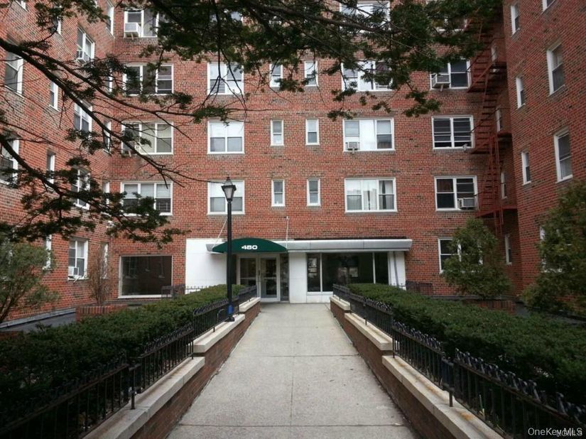 480 Riverdale Avenue 1F, Yonkers NY 10705