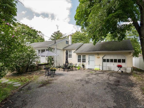 307 Old Country Road, Melville NY 11747