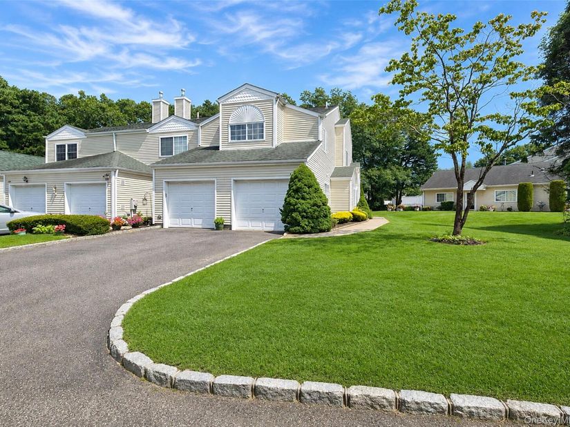 333 Prairie Court, Manorville NY 11949