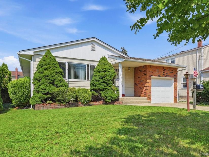 173 12th Street, Bethpage NY 11714