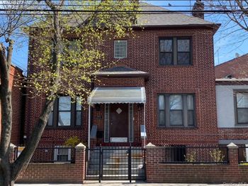 2564 Paulding Avenue