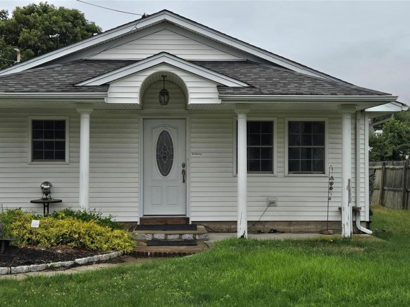 13 Manor Drive, Shirley NY 11967