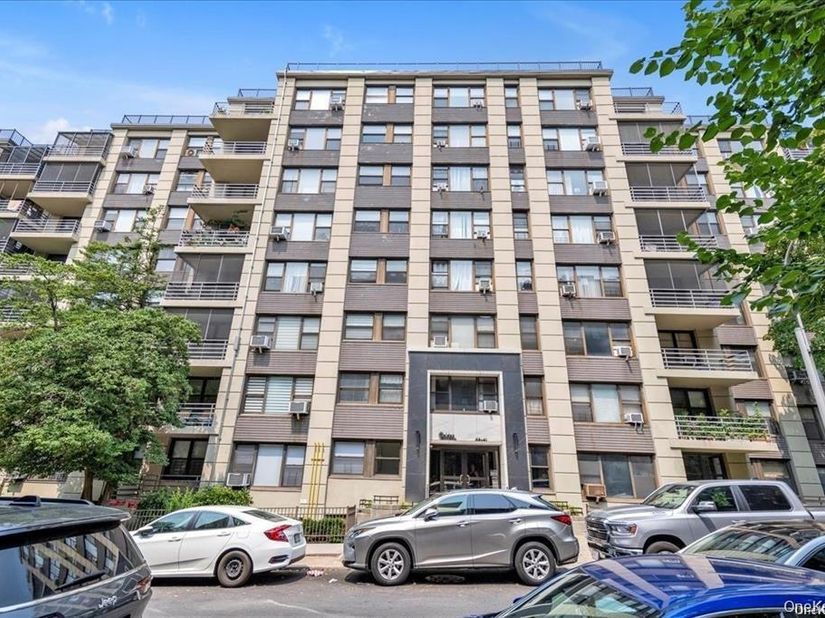 98-10 64 Avenue 4H, Rego Park NY 11374
