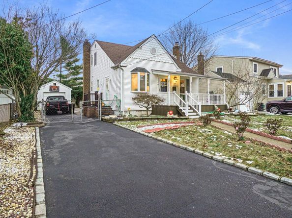 2496 Camp Avenue, North Bellmore NY 11710