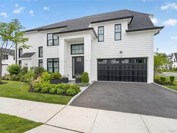 63 Three Ponds Lane W