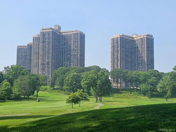 26910 Grand Central Parkway 28G, Floral Park NY 11005