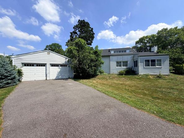 126 Eaton Lane, West Islip NY 11795