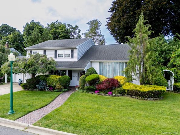 6 Huber Court, Rockville Centre NY 11570