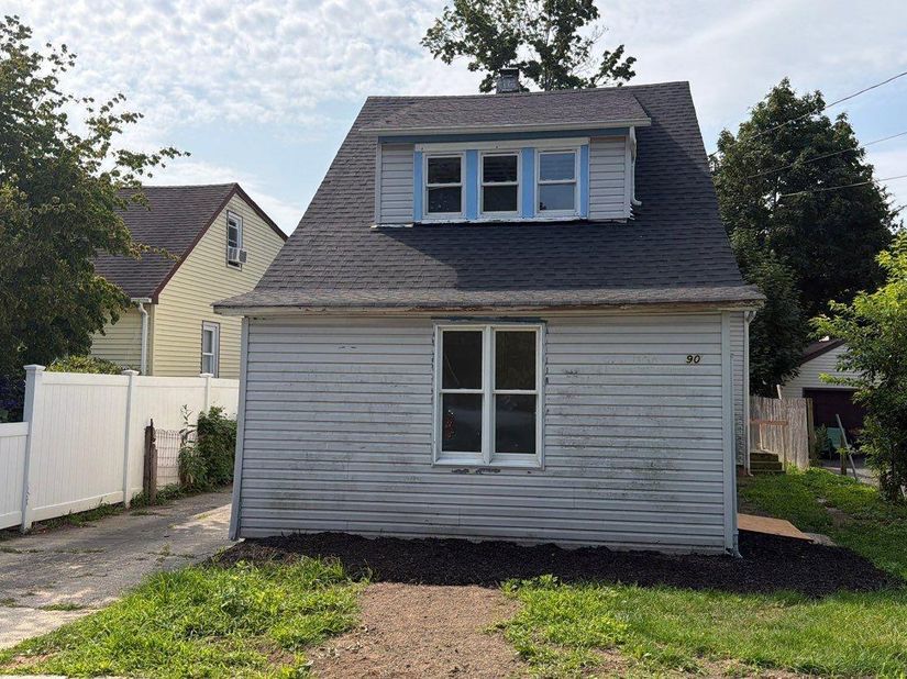90 E 3rd Street, Huntington Station NY 11746