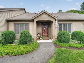 904 Heritage Hills