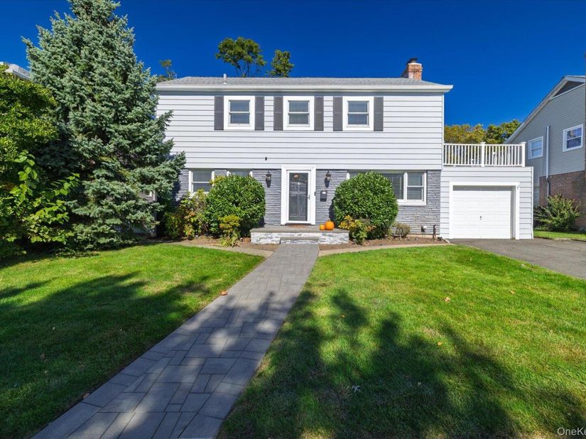 601 Lakeview Avenue, Rockville Centre NY 11570