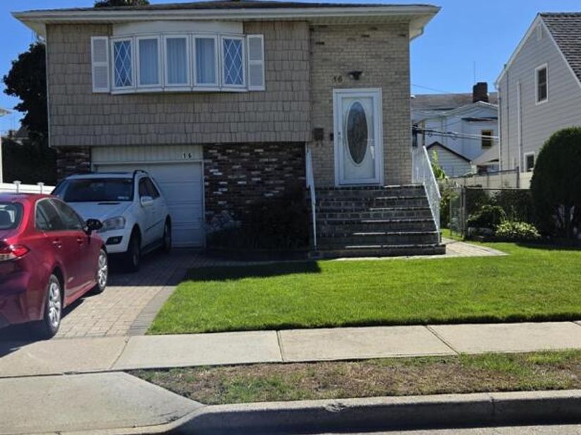16 Angevine Avenue, Hempstead NY 11550