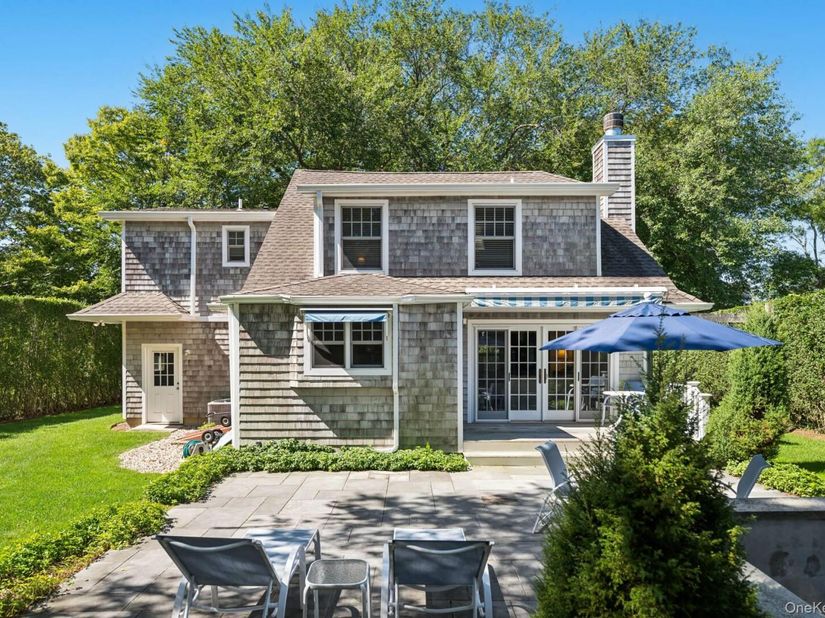 200 Little Plains Road, Southampton NY 11968