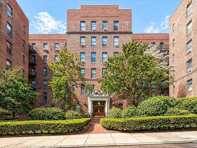 83-80 118th Street 4A, Kew Gardens NY 11415