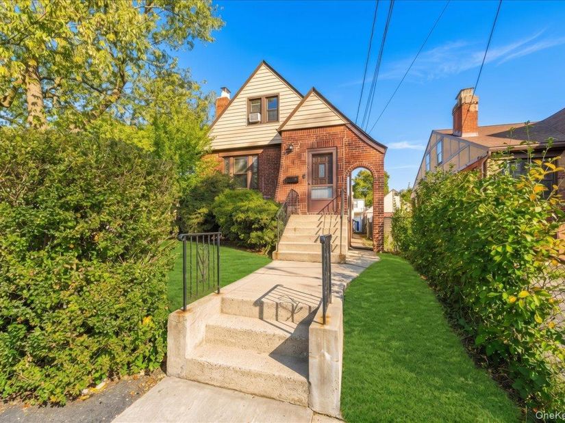 196 Hillside Avenue, Yonkers NY 10703