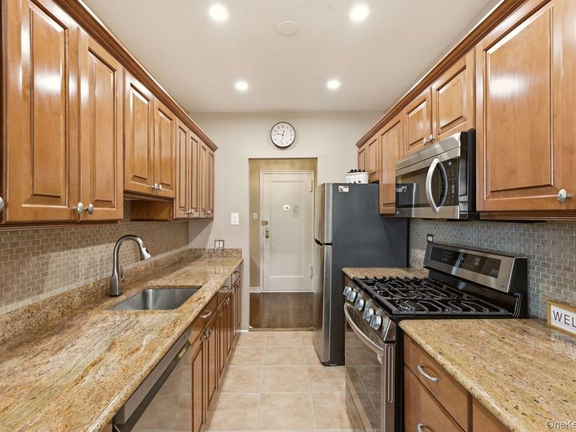 162-41 Powells Cove Boulevard 4S, Whitestone NY 11357