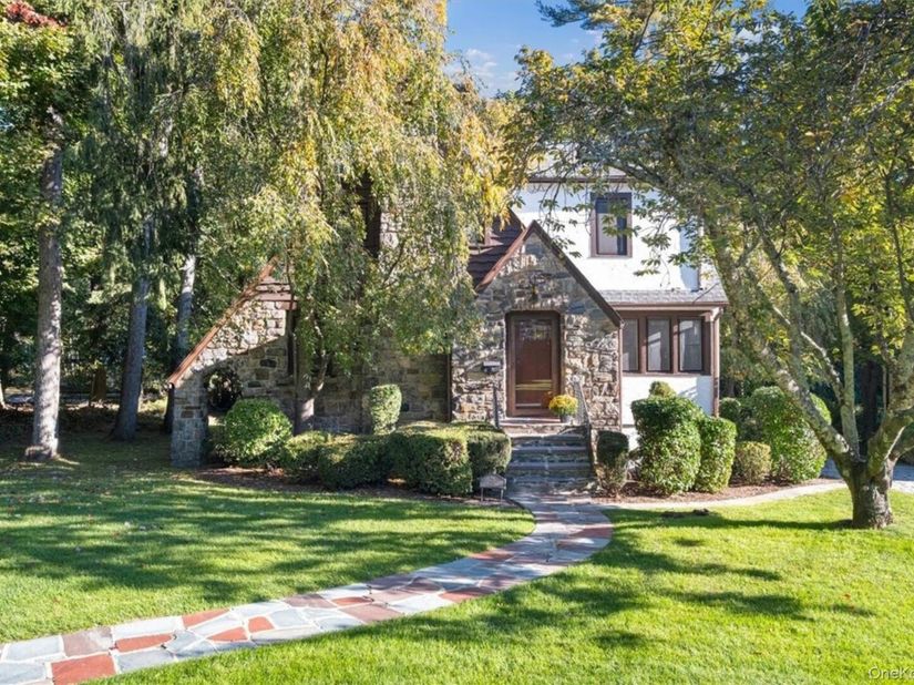 25 Rugby Lane, Scarsdale NY 10583
