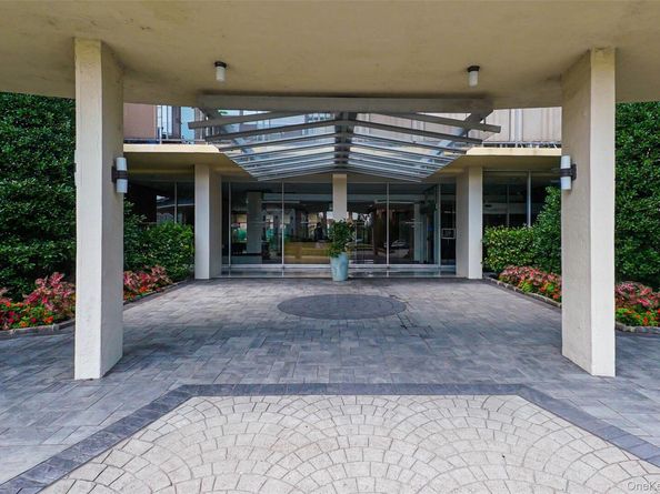 166-25 Powells Cove Boulevard 6M, Beechhurst NY 11357
