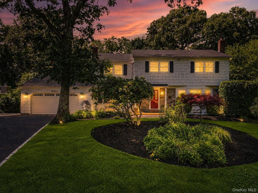 14 Sandpiper Court, Smithtown NY 11787