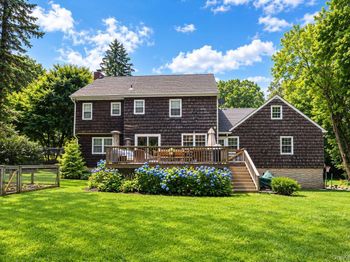 15 Laurel Hill Road