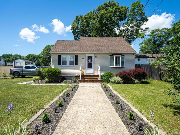 1406 Coates Avenue, Holbrook NY 11741