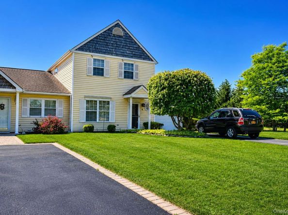 6 Dove Path, Coram NY 11727