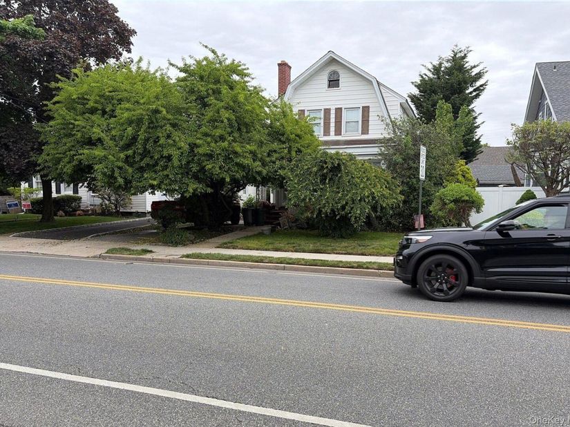 259 Lincoln Avenue, Rockville Centre NY 11570