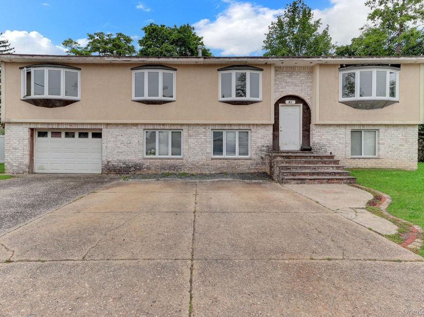 41 Fremont Street, Lindenhurst NY 11757