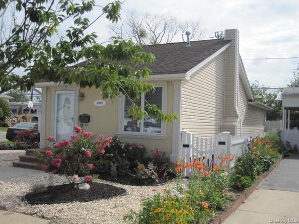 3093 Royal Avenue, Oceanside NY 11572
