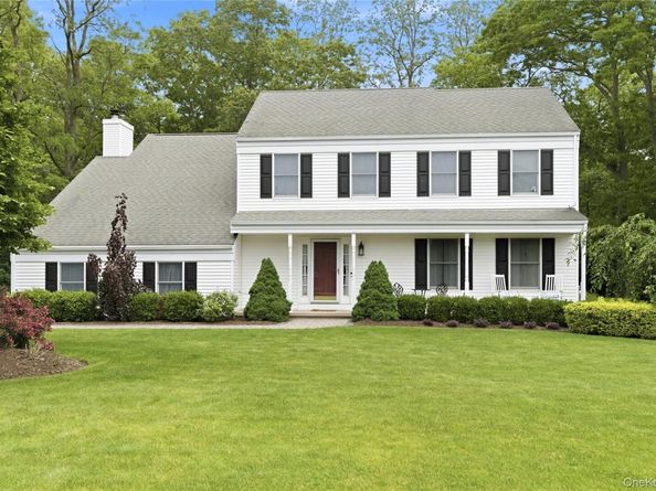 21 Tallmadge Trail, Miller Place NY 11764
