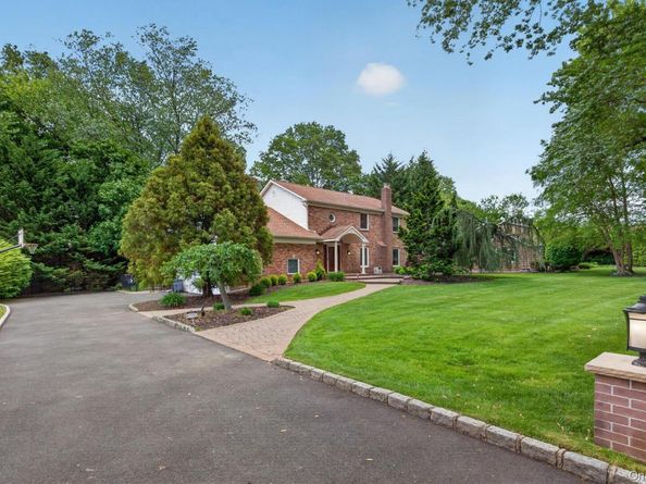 12 Wildwood Drive, Dix Hills NY 11746