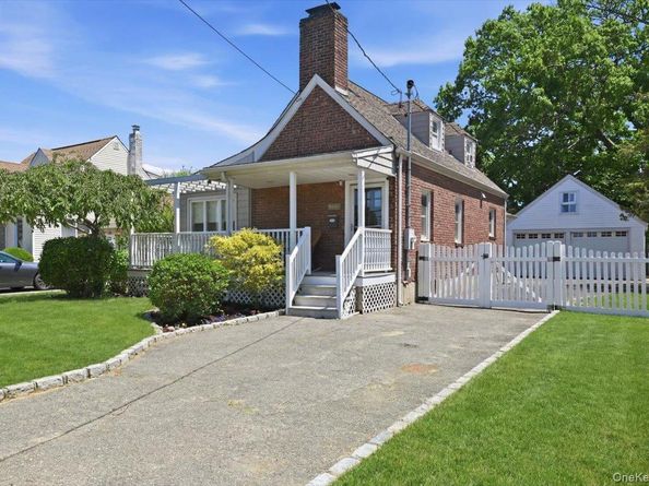 2395 Yorktown Street, Oceanside NY 11572