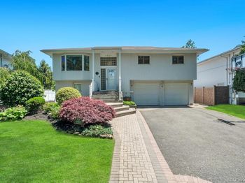 1827 Roberta Lane