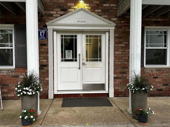 249 Fairharbor Drive 249, Patchogue NY 11772