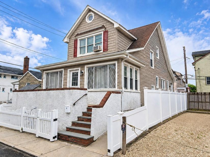 25 Alabama Street, Long Beach NY 11561