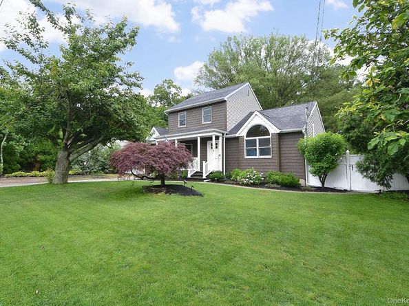 19 Fountain Road, Rocky Point NY 11778