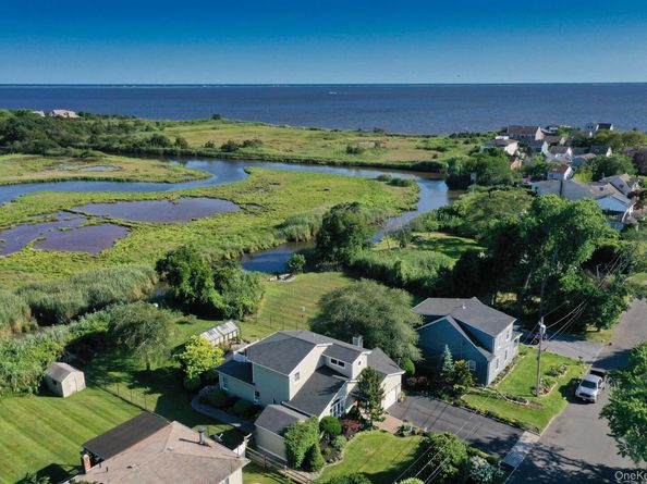 243 S Dunton Avenue, East Patchogue NY 11772