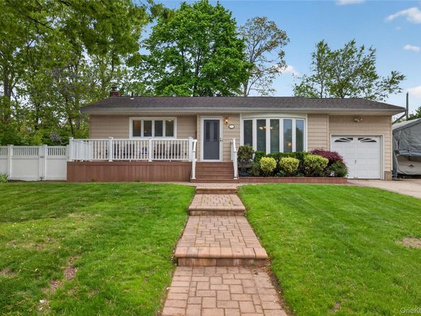 35 Genesee Drive, Commack NY 11725