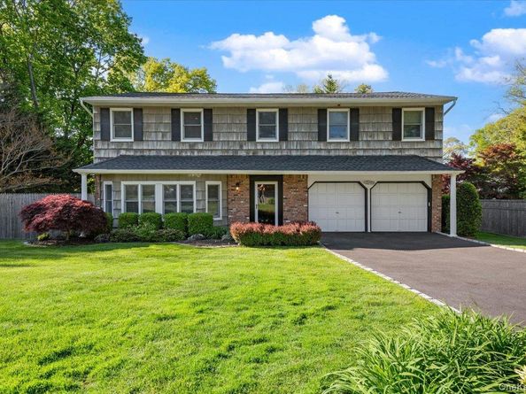 19 Fox Lane, Dix Hills NY 11746