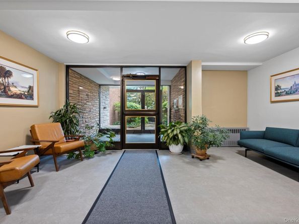150 Draper Lane 2JN, Dobbs Ferry NY 10522