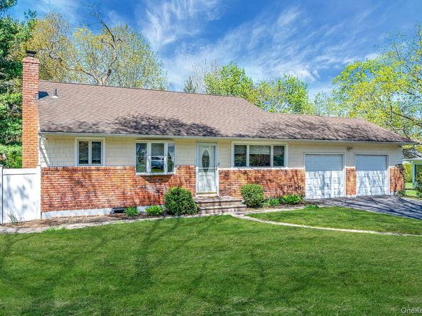 17 Gay Lore Drive, Huntington NY 11743